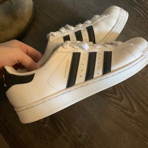 Adidas superstars size 7